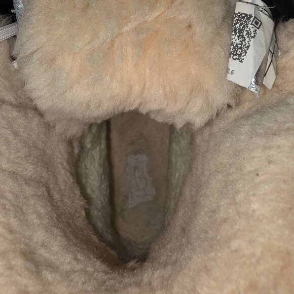 Ugg Australia Adirondack Boot II White Women's Winter Boots - Picture 13 of 15